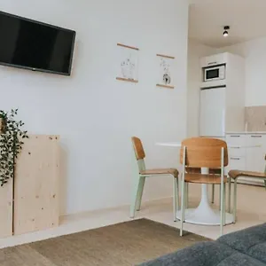  Apartamento Ar@ngo House Center